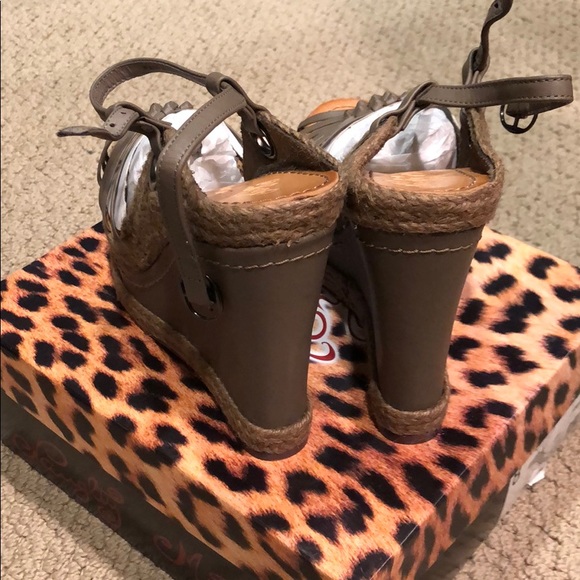 Naughty Monkey heels - Picture 4 of 7